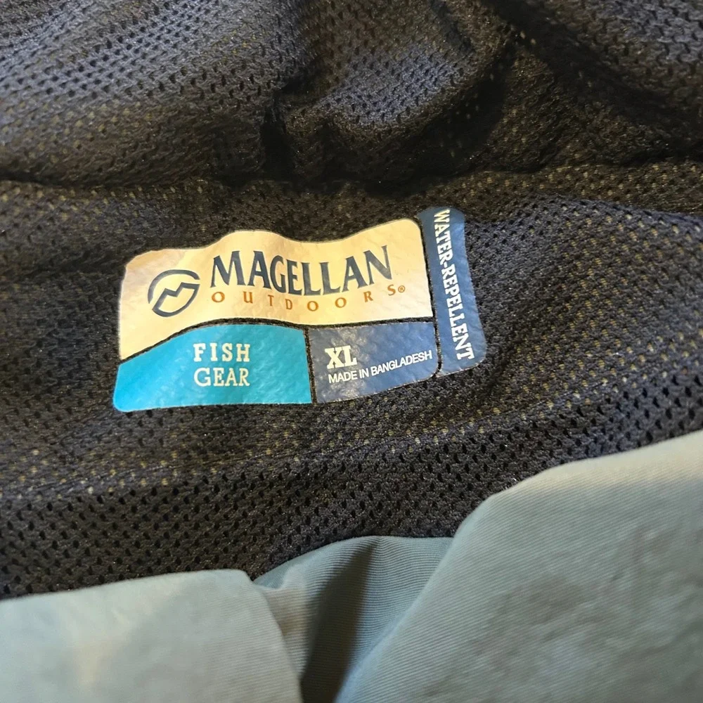 Magellan Outdoors Mens XL Convertible Cargo Pants‎ Zip Off Legs Olive Green Fish